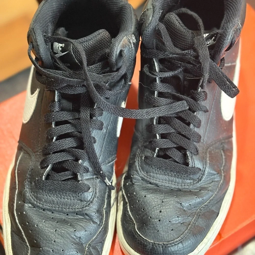 Nike Black and white High-Top Sneakers Air Vision court Men’s size 8